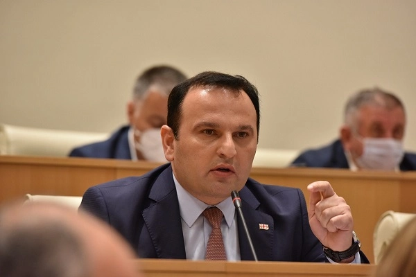 პაატა მანჯგალაძე საზოგადოებას ბოდიშს უხდის