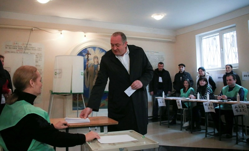  საქართველოს პრეზიდენტი მეორე ტურში ამომრჩეველს აქტიურობისაკენ მოუწოდებს
