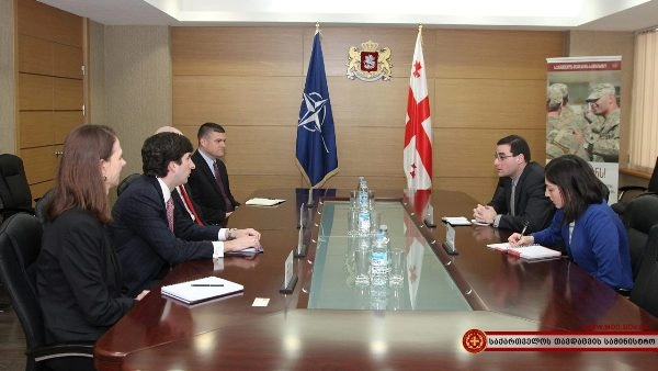 დღეს საქართველოს თავდაცვის სამინისტროს აშშ-ის კონგრესის წარმომადგენლები ესტუმრნენ