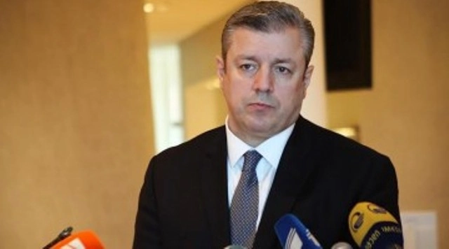 საქართველოს პრემიერ-მინისტრის თვითმფრინავი ამ წუთებში ბათუმში დაჯდა