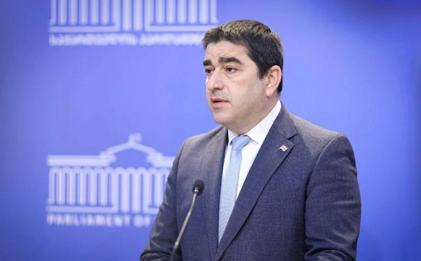 ამ ადამიანს აუხსნას ვინმემ, რომ საქართველო არ აპირებს, დაადგეს არც უკრაინის და არც მოლდოვის მიერ არჩეულ ევროკავშირისკენ მიმავალ გზას - შალვა პაპუაშვილი პეტერ ფიშერზე