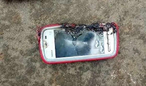  გოგონა Nokia-ს სმარტფონის აფეთქების შედეგად გარდაიცვალა