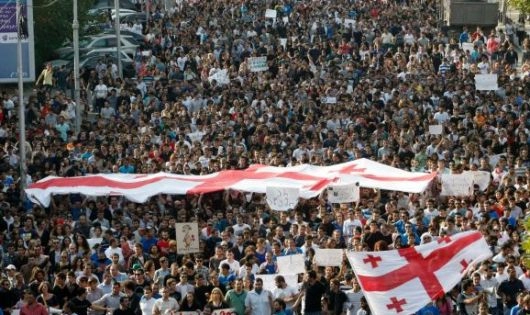 EDITORIAL- გველის თუ არა მორიგი რევოლუცია?