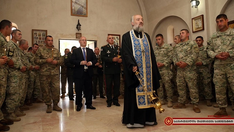 „ლევან იზორია არის რიგითი ჯარისკაცი, რომელიც თქვენთან ერთად ემსახურება თავის ქვეყანას”