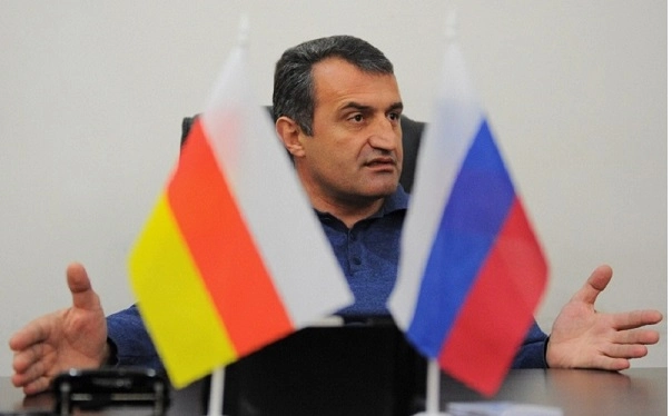 ოკუპირებული ცხინვალის ე.წ. სამხედროები ოკუპირებულ აფხაზეთში აღლუმში მიიღებენ მონაწილეობას