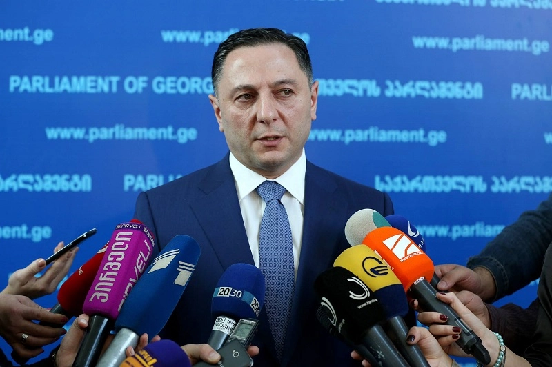 წყლის ჭავლი საჭირო იყო, აბა რით უნდა დაგვეშალა - ხელკეტებით, გაზით, ტყვიებით? - ვახტანგ გომელაური
