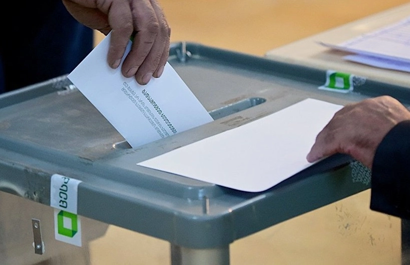 მეორე ტურში ზურაბიშვილისა და ბაქრაძის გასვლის შემთხვევაში, ბაქრაძეს 53% დაუჭერს მხარს, ზურაბიშვილს - 23% - Edison Research-ის კვლევა