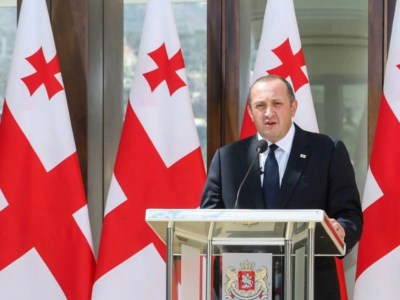 "ასეთი გადაწყვეტილებები არ უნდა იქნას მიღებული ერთი თანამდებობის პირის მიერ" - პრეზიდენტი ხიდაშელის გადაწყვეტილებას აფასებს