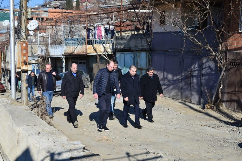 თბილისის მერის მოადგილე ნაძალადევში მიმდინარე სამუშაოებს გაეცნო