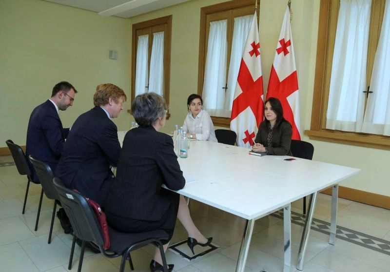 პრეზიდენტის ეკონომიკური მრჩეველი ევროპის საინვესტიციო ბანკის წარმომადგენლებს შეხვდა