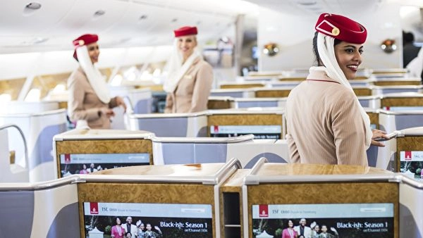 ავსტრალიელ ქალს  Emirates-ს ბორტზე წყალი არ მიუტანეს, რის გამოც ფეხი მოიტეხა