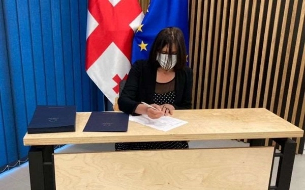 თამარ კორძაიამ შარლ მიშელის დოკუმენტს ხელი მოაწერა