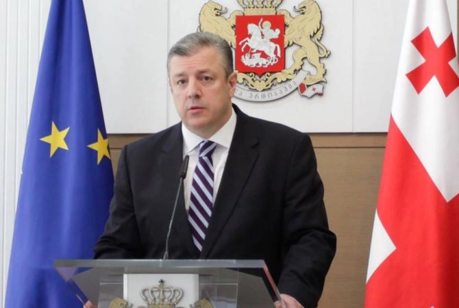 "თავდაცვის მინისტრის მიმართ ბრალდებები აბსოლუტურად მიუღებელია და ჩირქს სცხებს არა ერთ პარტიას, არამედ მთლიანად მთავრობას"