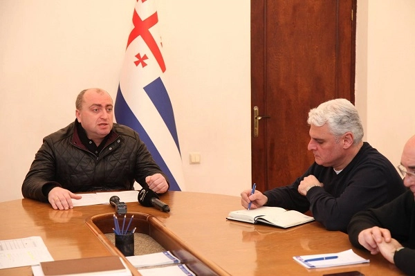 აჭარის მთავრობაში დიდთოვლობასთან დაკავშირებით საგანგებო შტაბი დილიდანვე შეიკრიბა