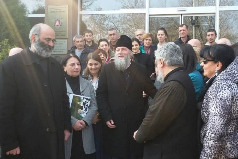 ტელევიზიას ღმერთს ვაბარებ - მეუფე პეტრე თანამშრომლებს ოფიციალურად დაემშვიდობა