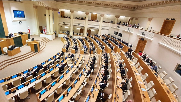 პარლამენტმა 2022 წლის სახელმწიფო ბიუჯეტი დაამტკიცა 