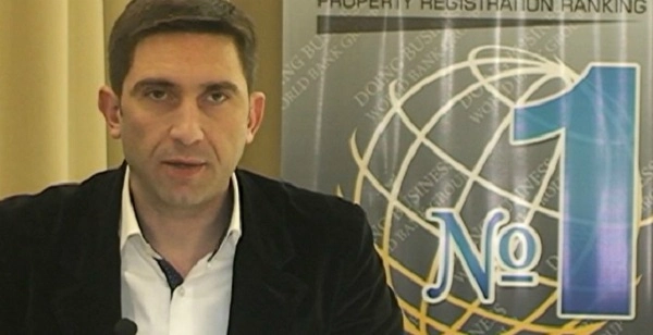 პაპუნა უგრეხელიძემ თანამდებობა დატოვა