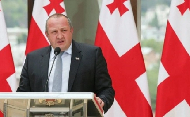  საქართველოს პრეზიდენტმა აფხაზური ენის დღე თანამოქალაქეებს ქართულ და აფხაზურ ენაზე მიულოცა