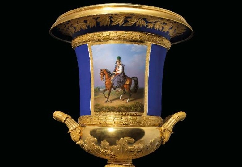 ნიკოლოზ პირველისდროინდელი ფაიფურის ლარნაკი ლონდონში 1,8 მილიონ ფუნტად გაიყიდა