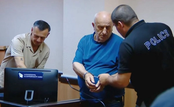 კლინიკის დირექტორის მკვლელობის მცდელობისთვის დაკავებულ ექიმს პატიმრობა შეეფარდა