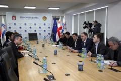 თბილისის მერიაში სკოლა „ოლიმპოს“ მოედნის დემონტაჟთან დაკავშირებით შეხვედრა გაიმართა
