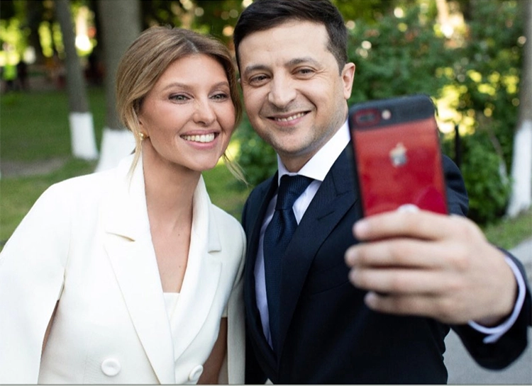 უკრაინის პირველი ლედი ოლენა ზელენსკა, ორმხრივი პნევმონიის გამო კლინიკაში გადაიყვანეს