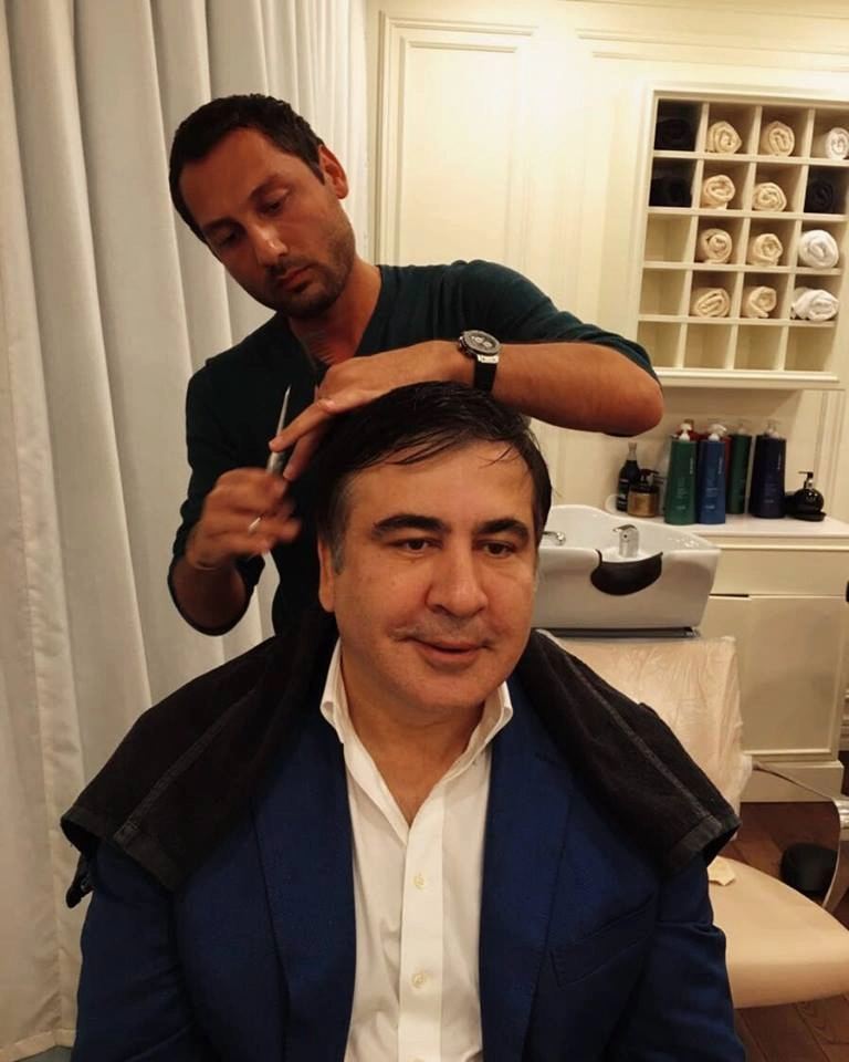ვაკელი სტილისტი, მოულოდნელი შეხვდრა და კმაყოფილი სააკაშვილი