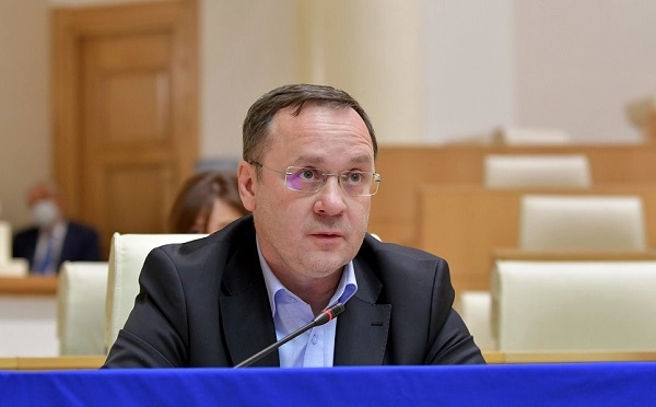 მთელი ცხოვრება, სააკაშვილის ლანდად დარჩებით, მისი სპორტული ფეხსაცმლის გვერდზეც არ გაქვთ შანსი, რომ როდისმე განისვენოს თქვენმა სულმა - გია ცაგარეიშვილი რომან გოცირიძეს