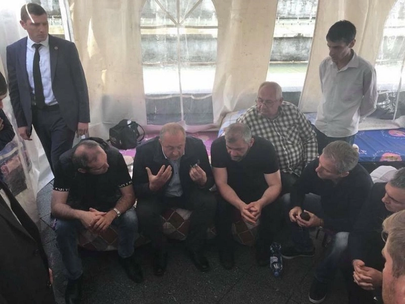 ჩემი მიზანია ვეურთიერთო როგორც ზაზას, ასევე სხვა ადამიანებს - პრეზიდენტი სარალიძესთან შეხვედრის შემდეგ პირველ კომენტარს აკეთებს
