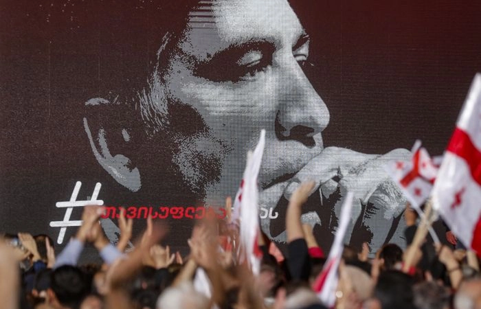 "ერთად თავისუფლებისა და ცვლილებებისთვის" - ბათუმში ოპოზიცია აქციას მართავს 