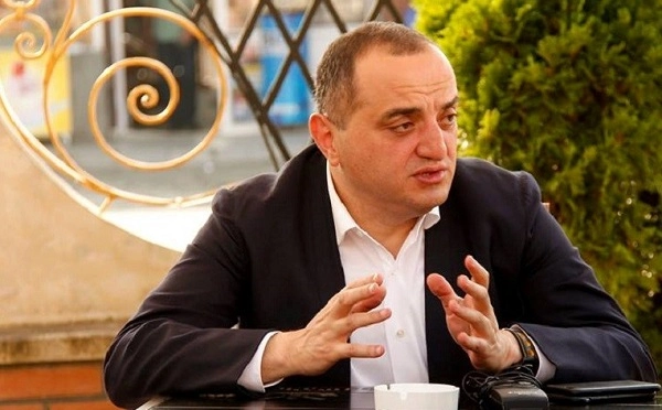 გუშინ ვიხილეთ დანართის სახით რაღაც დოკუმენტი, თურმე ხელი უნდა მოვაწერო ჩემი თანაგუნდელების გაყრის დამსჯელ აქტზე, მე ვერასდროს ვერავინ გამომიყენებს სხვა ადამიანის გაგდებისთვის, დაჩაგვრისთვის და დასჯისთვის - კობა ნაყოფია 
