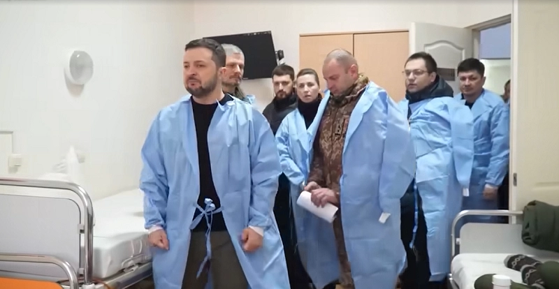 ვოლოდიმირ ზელენსკიმ და დანიის პრემიერ-მინისტრმა მიკოლაივის საავადმყოფოში დაჭრილი სამხედროები მოინახულეს