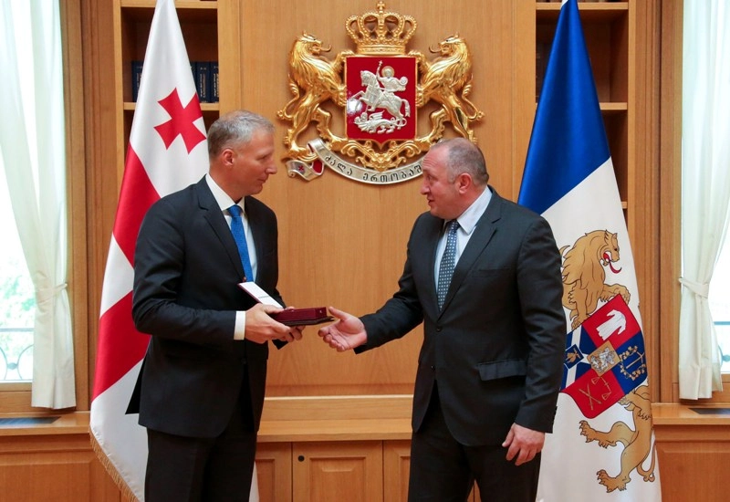 გიორგი მარგველაშვილმა საქართველოში ევროკავშირის სადამკვირვებლო მისიის ხელმძღვანელი ღირსების ორდენით დააჯილდოვა