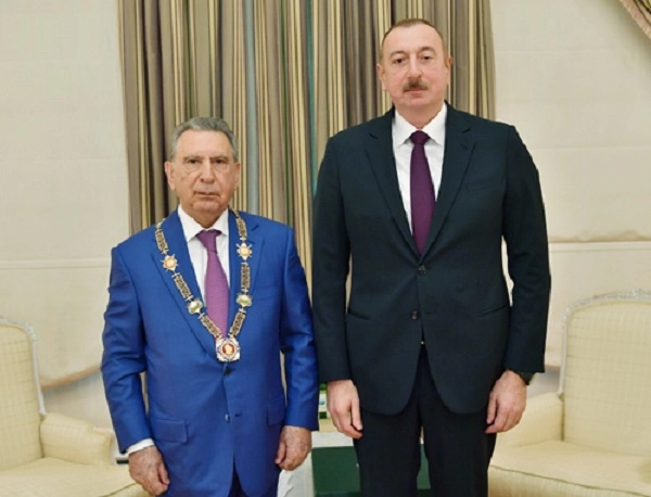 ილჰამ ალიევმა თავისი ადმინისტრაციის უფროსი 24-წლიანი მუშაობის შემდეგ გაათავისუფლა