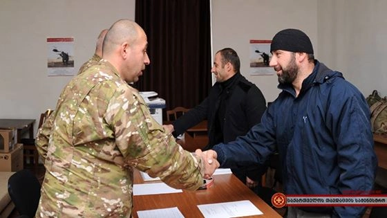 დუისში საკონტრაქტო სამსახურით დაინტერესებული ახალგაზრდების რეგისტრაცია დაიწყო