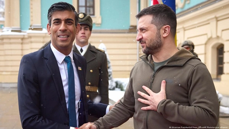 დიდი ბრიტანეთი უკრაინას სამხედრო დახმარების ახალ პაკეტს გადასცემს 