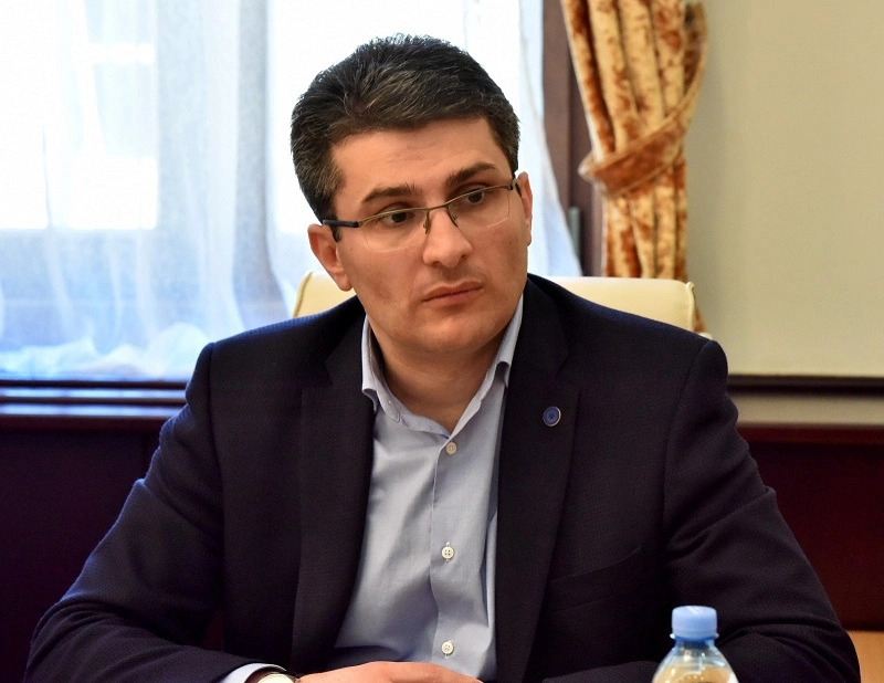 გვარამია, პროდასავლურობაზე ლაპარაკობს და „პატრიოტთა ალიანსის“ ყოფილი დამფინანსებლისგან იღებს დაფინანსებას - მდინარაძე 