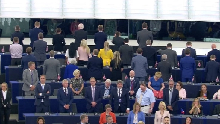 Brexit-ის პარტიამ ევროკავშირის ჰიმნს ზურგი აქცია