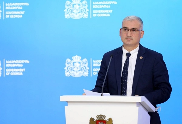 კორონავირუსთან დაკავშირებით არსებული ყველა შეზღუდვა, ტრანსპორტსა და დახურულ სივრცეში პირბადის ტარების ვალდებულების გარდა, უქმდება