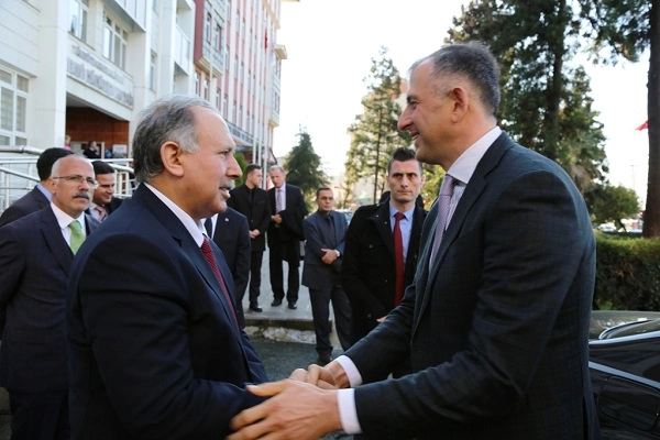 კონსულტაციების დასრულებამდე საქართველო-თურქეთს შორის მიმოსვლა ჩვეულ რეჟიმში გაგრძელდება - ზურაბ პატარაძე