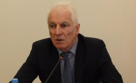მეჭიაური პრეზიდენტს გადადგომისკენ მოუწოდებს