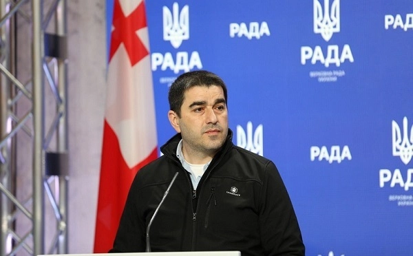 ჩვენ ვსტუმრობთ ჩვენს მეგობრებს უკრაინისადმი ჩვენი მტკიცე და ერთიანი მხარდაჭერის დემონსტრირებისთვის. სხვანაირად არც შეგვეძლო - პაპუაშვილი