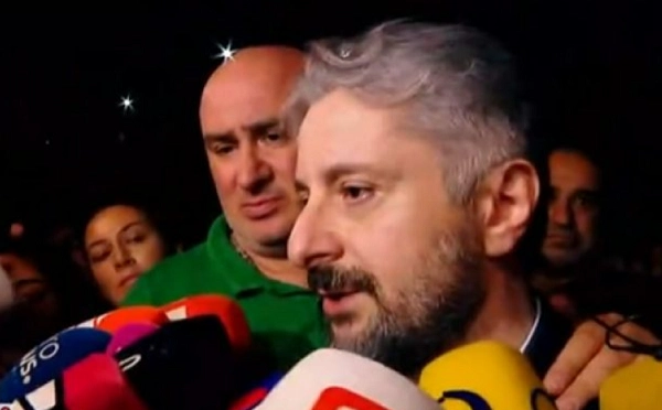 მან ეს გააკეთა ქვეყნისთვის, რომლის პრეზიდენტიც არის და ეს მას ღირსებას მატებს - ნიკა გვარამია სალომე ზურაბიშვილზე