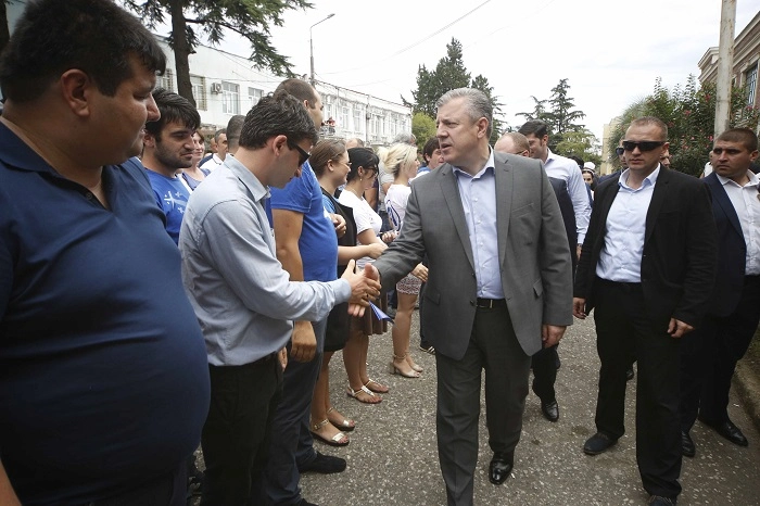 სენაკის მოსახლეობას მაჟორიტარი დეპუტატობის კანდიდატი ირაკლი ბერაია წარუდგინეს