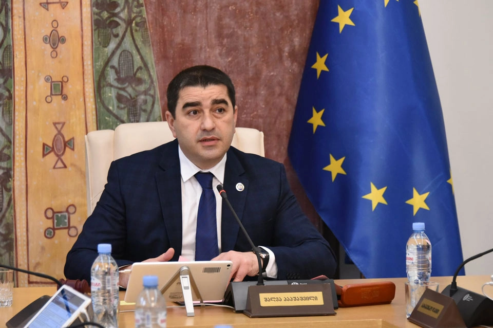 ოპოზიცია ცდილობს უკრაინის საკითხის გამოყენებას შიდაპოლიტიკური დღის წესრიგისთვის. ამიტომ "ქართული ოცნება" რიგგარეშე სხდომას არ დაესწრება - პაპუაშვილი
