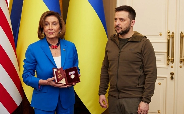 ნენსი პელოსი კიევში ჩავიდა და ზელენსკის შეხვდა