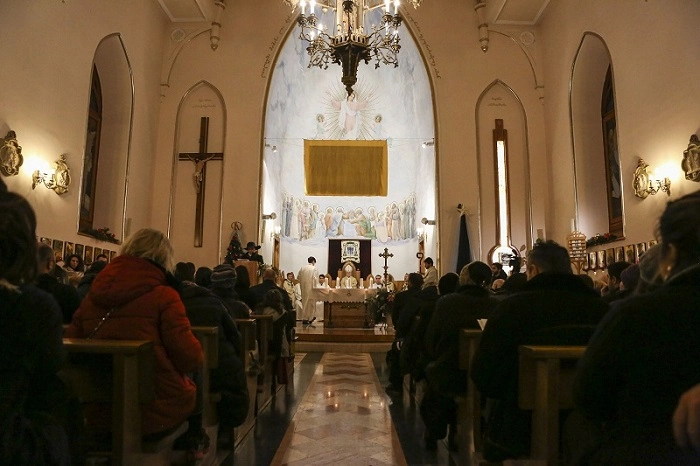 პრეზიდენტის მრჩეველი კათოლიკურ ეკლესიაში საზეიმო ლიტურგიას დაესწრო