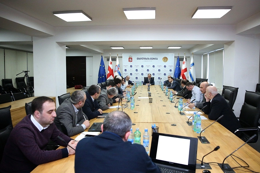  თბილისის მერიაში ტაქსების რეგულირების სამუშაო დოკუმენტი განიხილეს