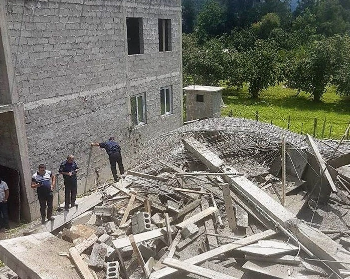 ხელვაჩაურში მშენებარე სახლის ჩამოიშლის შედეგად 4 მუშა დაშავდა