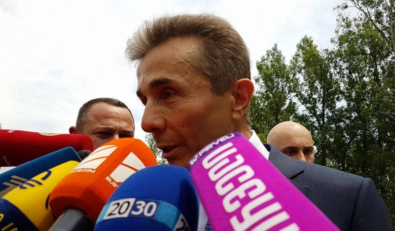 15 წუთიანი ვიზიტი პატრიარქთან - ივანიშვილმა საპატრიარქო უკომენტაროდ დატოვა
